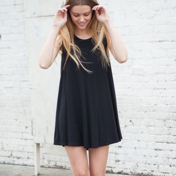 Brandy Melville Alena Dress - Picture 2 of 4